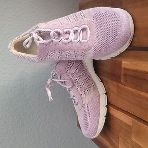 Purple Tennis Shoes, Dansko Size 38 (Women's 7.5-8)